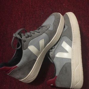 Veja eco-friendly sneakers/Organic